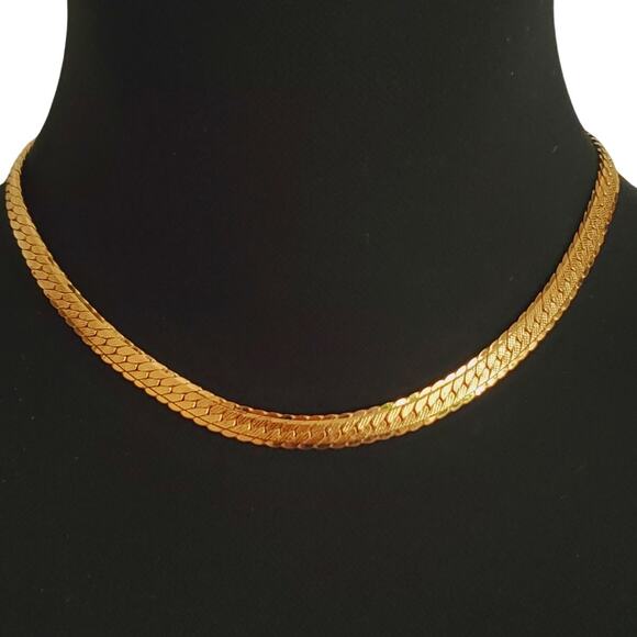 Vintage Monet Gold Tone Herringbone Chain Necklace Designer Signed Retro 1980s - Picture 5 of 8